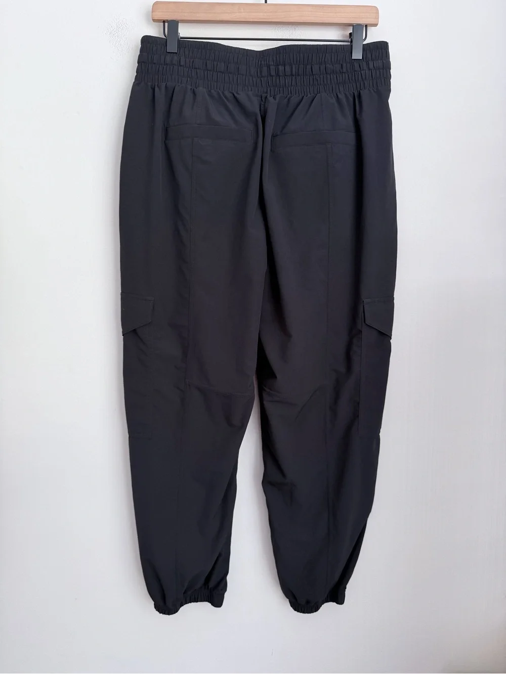 Spanx black Out of Office cargo pockets jogger pants L - Picture 2 of 6
